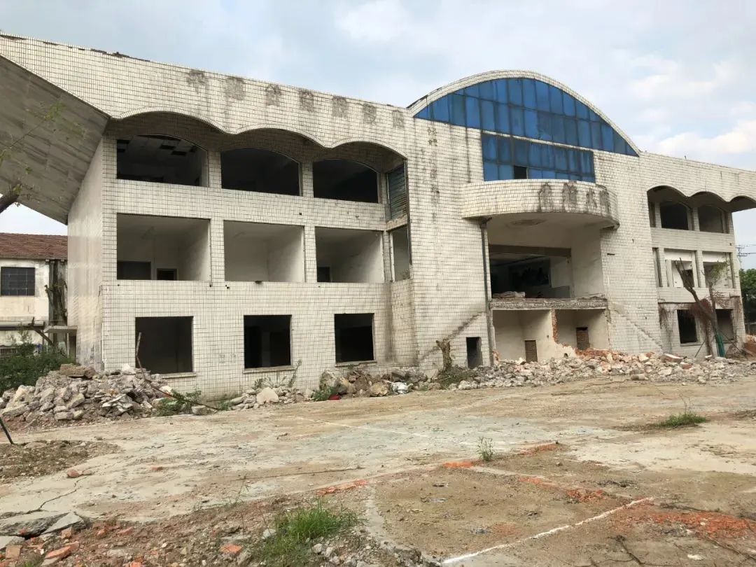 1745464520542653.jpg 1745464520542653.jpg